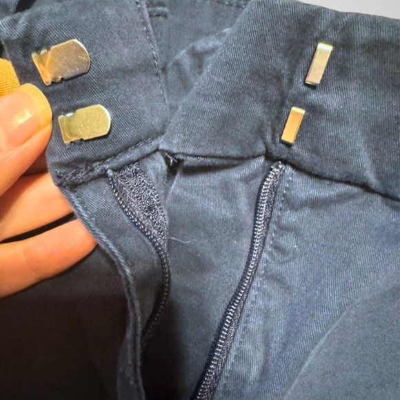 ⚓ Nautica Women's Chino Shorts | Size 8 | Navy Blue | Great Condition - Picture 4 of 6